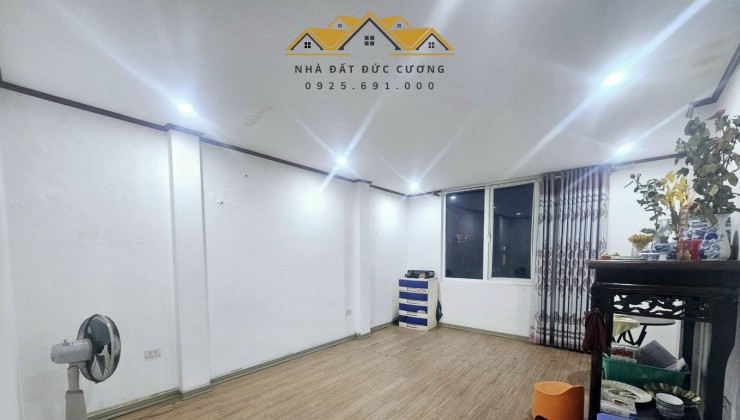 359 Hoàng Hoa Thám, 56m2, 6 tầng, mặt tiền 4m, 8 phòng ngủ, giá 12,5 tỷ